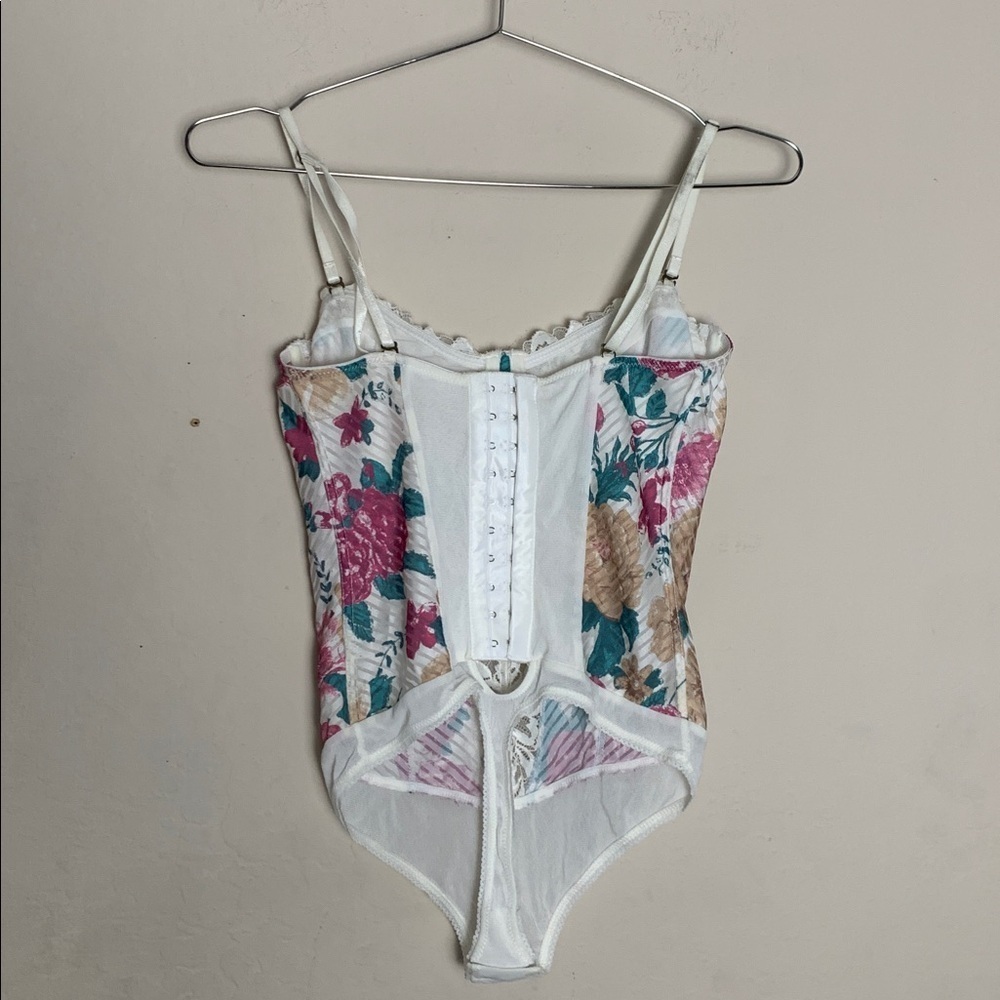 NWOT Free People Good Luck Charm Floral Printed Bodysuit Size Small - Picture 5 of 8
